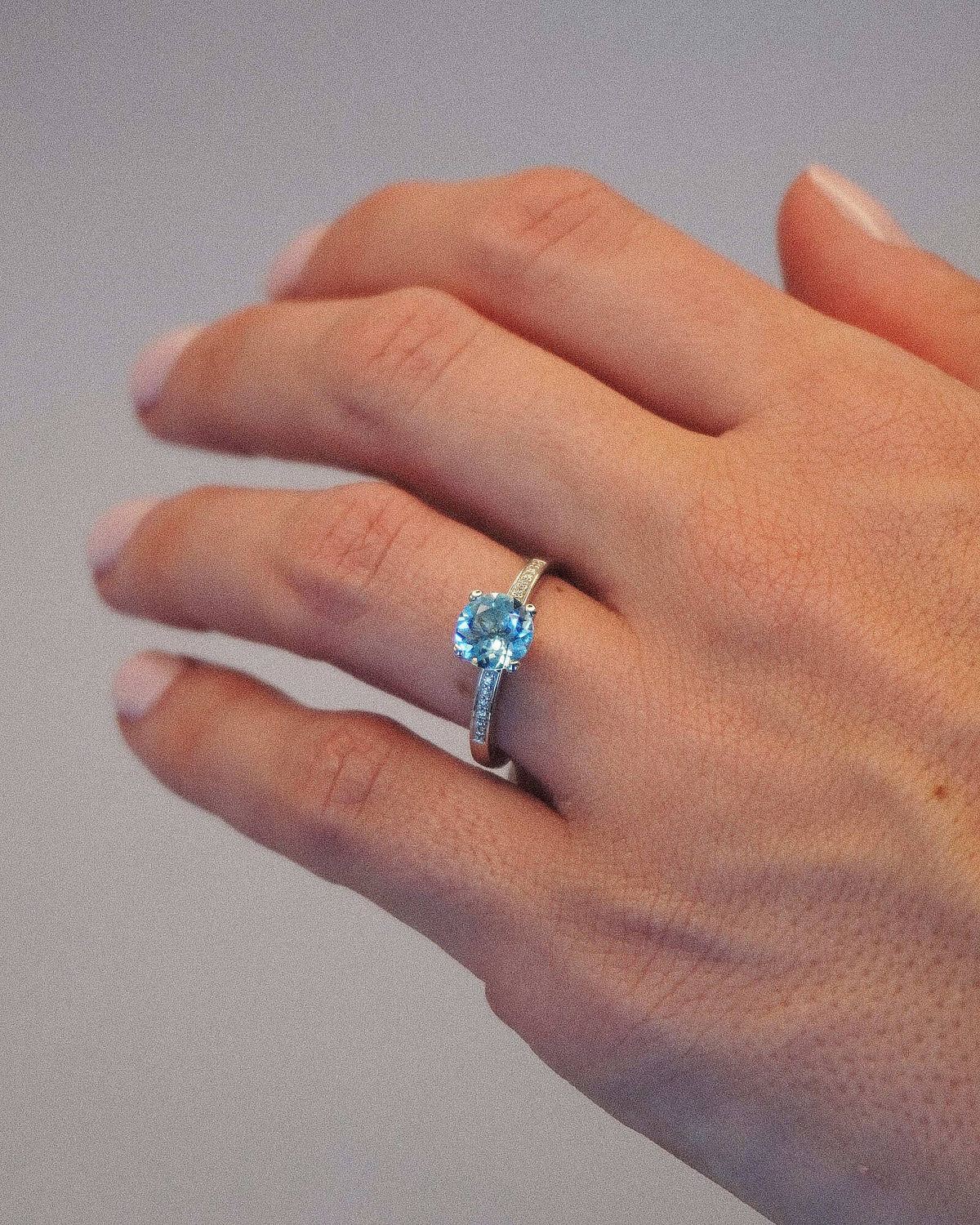 Solitario Azul de Luz